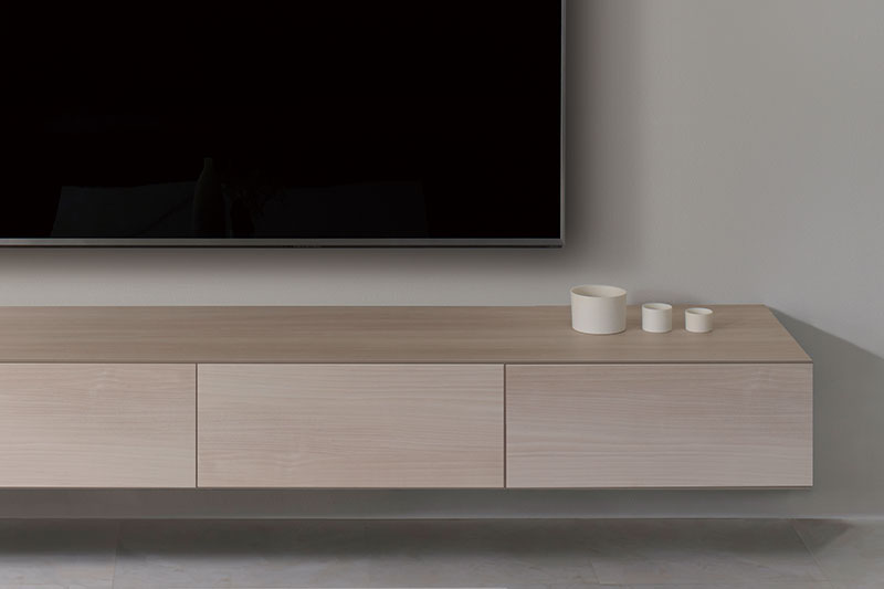 木目柄のテレビボード
