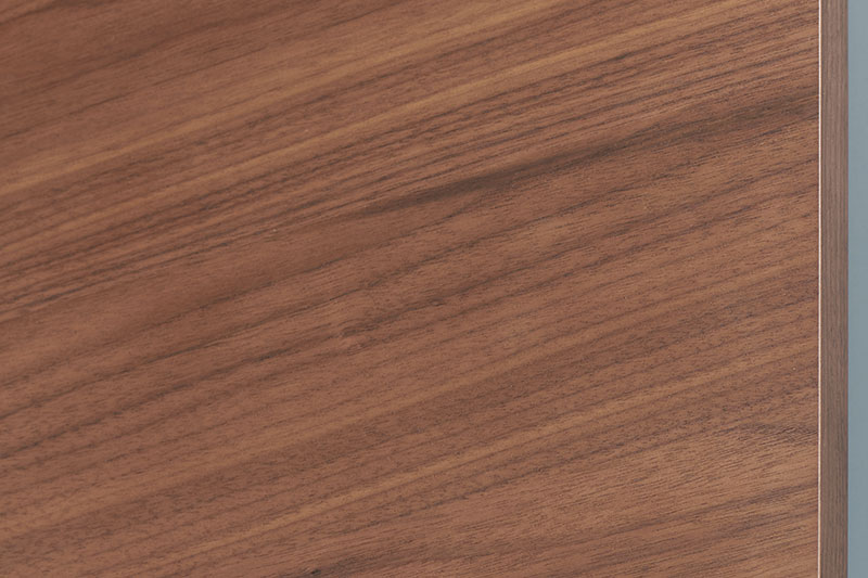 経年変化を楽しめる天然木突板素材