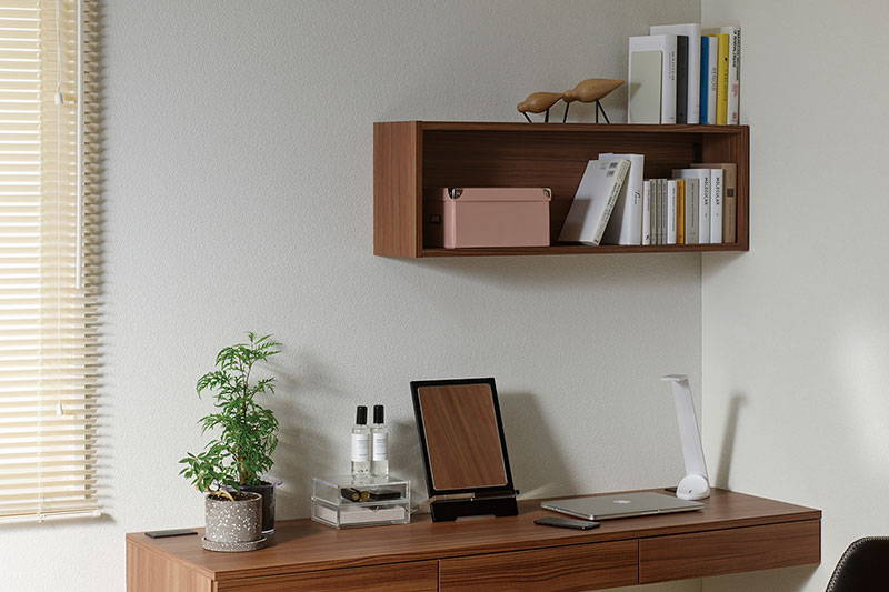 デスク周りに収納を設置