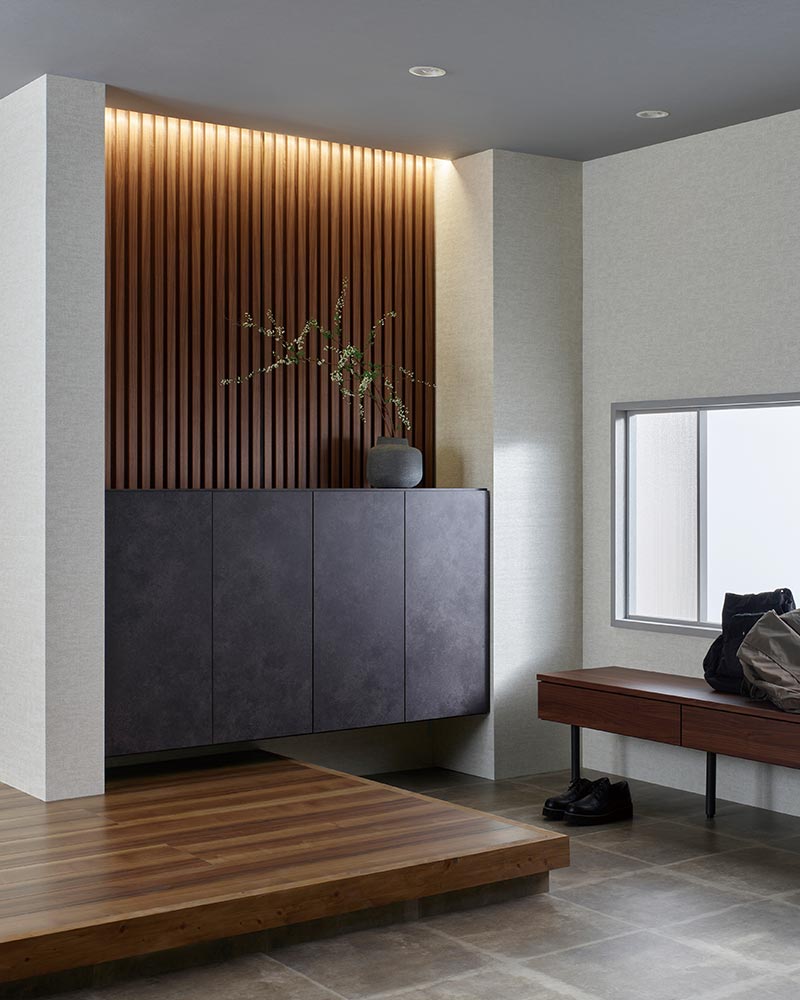 エントランスにリブパネルを設置