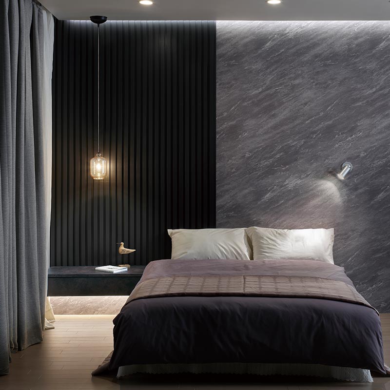 リブパネルでホテルライクなベッドルームを演出