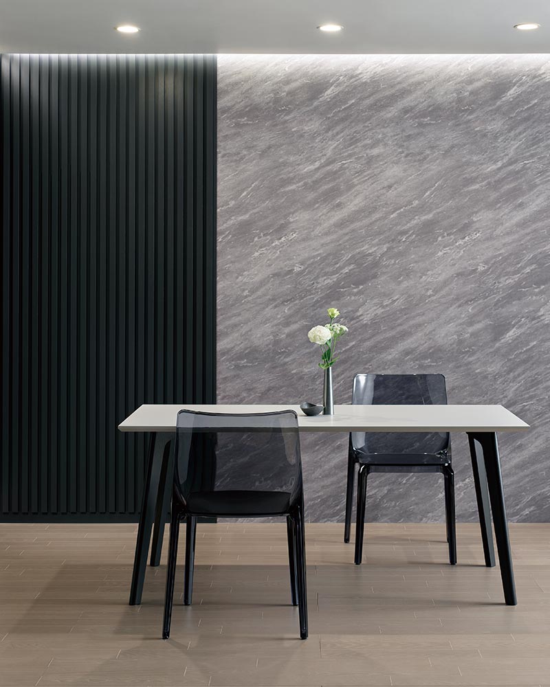 リブパネルをダイニングルームに設置